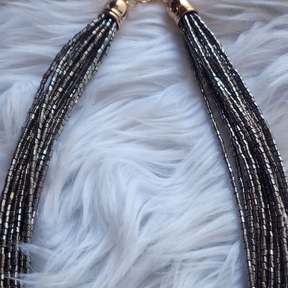 Seeded Glass Beaded Layered Necklace & Drop Earrings - NWOT - Picture 4 of 5